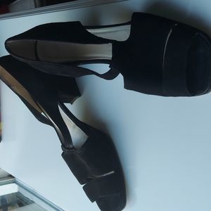 Joan and David black pumps size 10